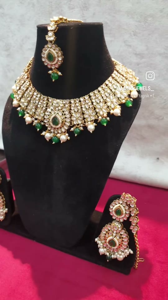 Green Teardrop Kundan Set